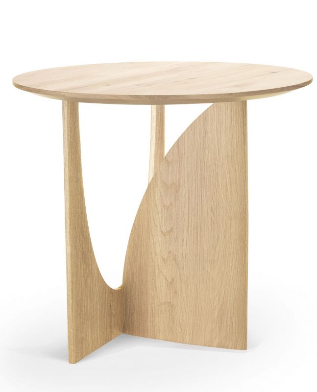 Geometric Beistelltisch aus Eiche von Ethnicraft mit runder Tischplatte und einzigartigem, modernem Design.